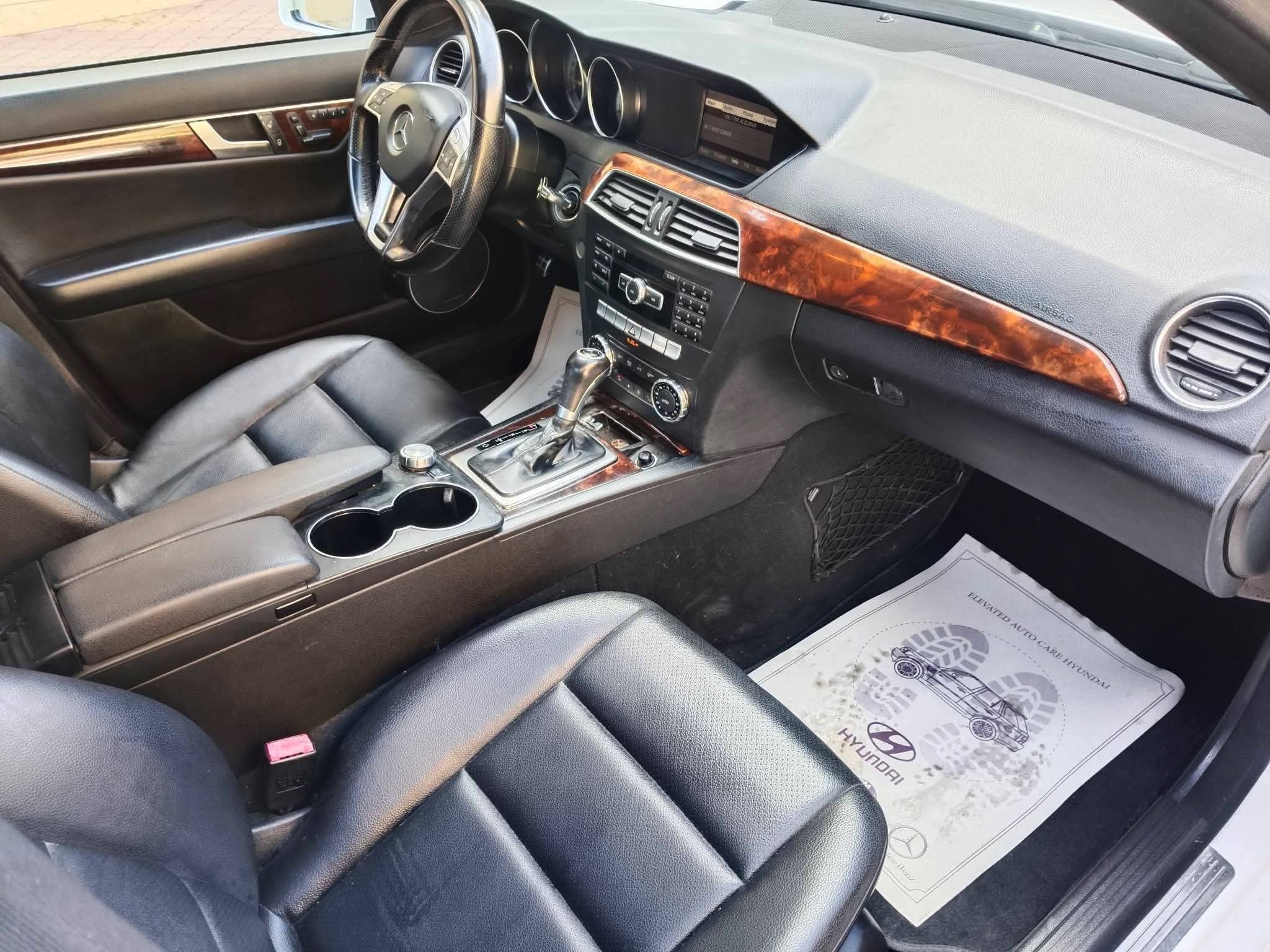 مرسيدس بينز C 300 2013 مستعملة — الزعيم لتجارة السيارات والعقارات — صورة 9 من 15