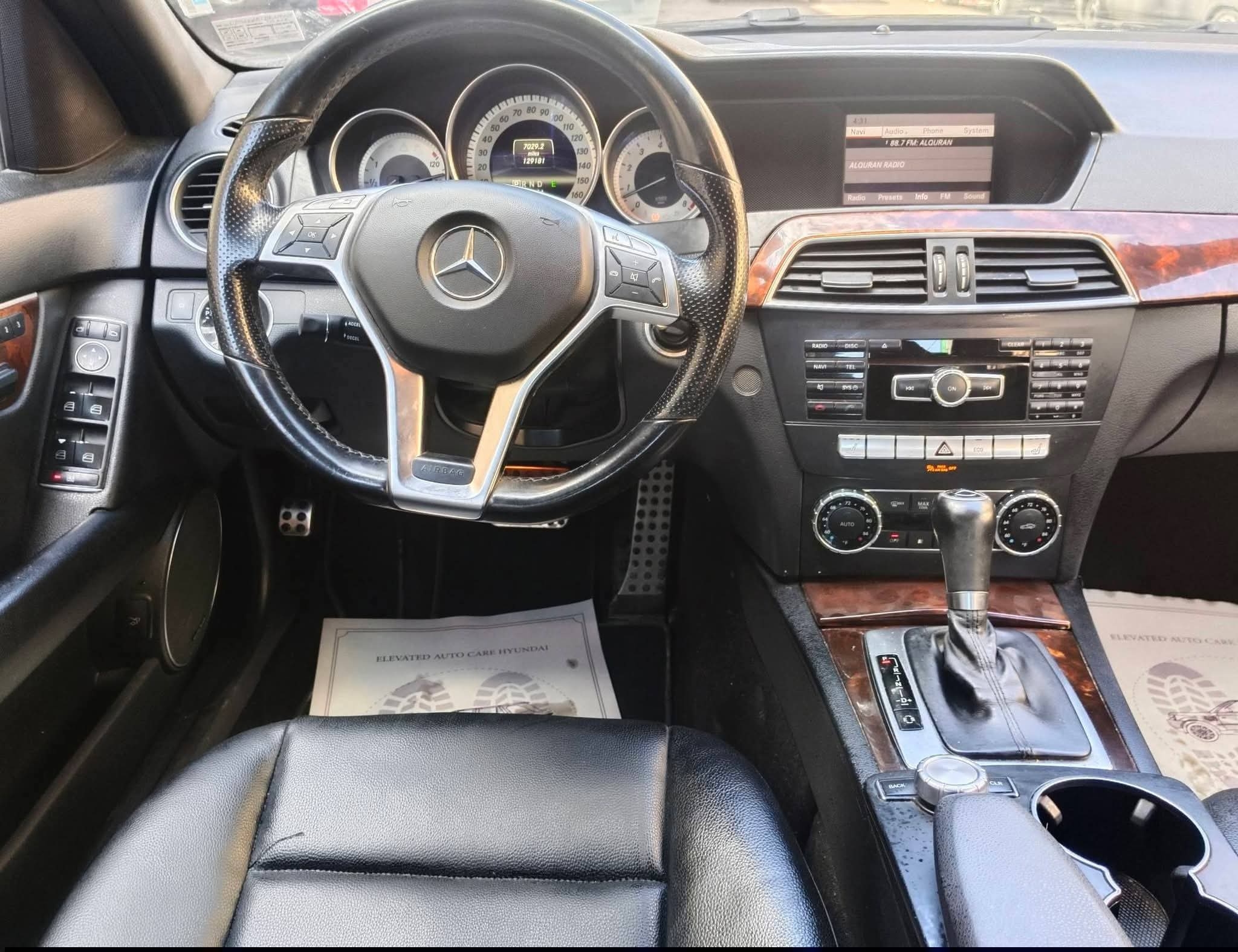 مرسيدس بينز C 300 2013 مستعملة — الزعيم لتجارة السيارات والعقارات — صورة 10 من 15