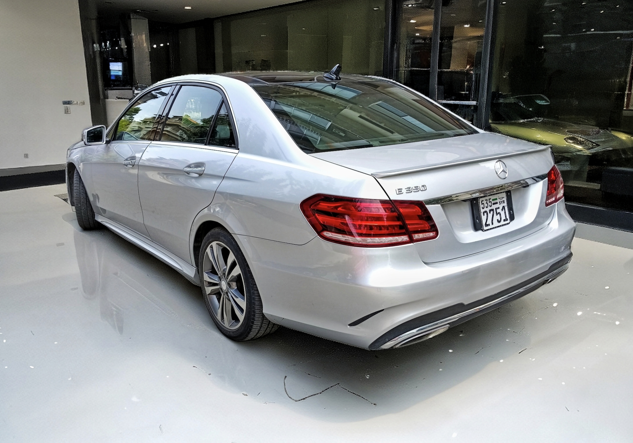 مرسيدس بينز E350 2016 مستعملة — الزعيم لتجارة السيارات والعقارات — صورة 7 من 7